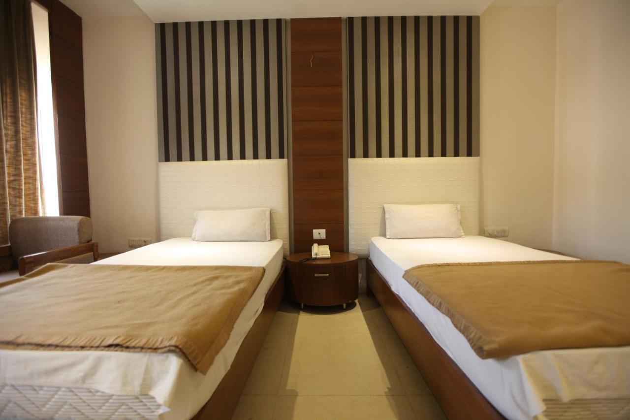 Hotel Landmark จัณฑีครห์ ภายนอก รูปภาพ
